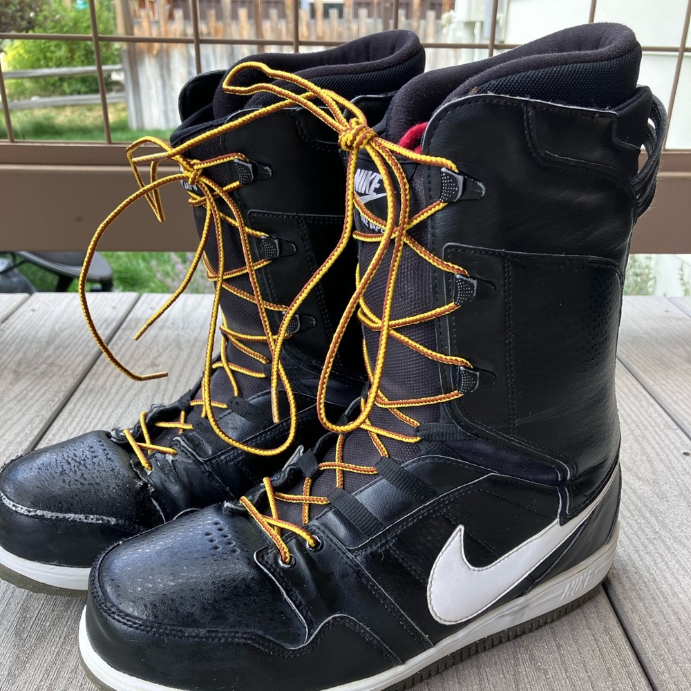 Nike snowboarding boots size 12